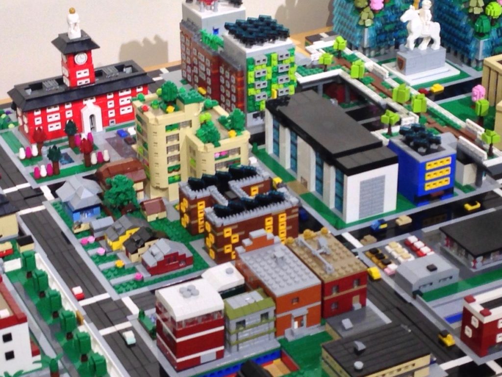 LEGO IDEAS - MICROPOLIS Micro Scale City Buildings set